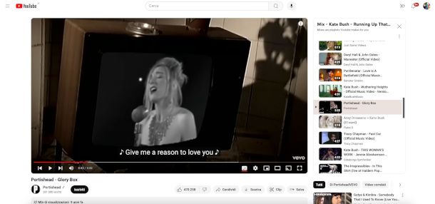 attivazione sottotitoli in un video musicale su YouTube